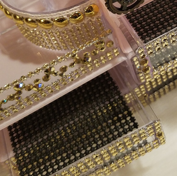 ❌SOLD❌Makeup Storage - Picture 3 of 4